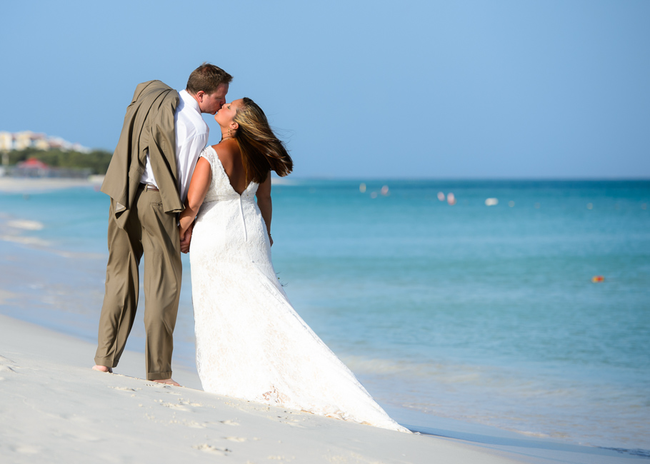 andrea-aruba-trash-dress-wedding_0001