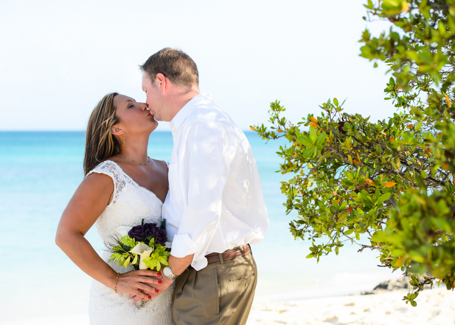 andrea-aruba-trash-dress-wedding_0004