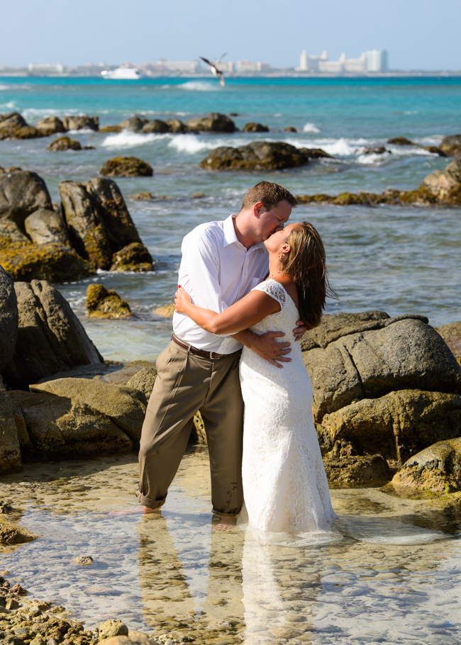 andrea-aruba-trash-dress-wedding_0012