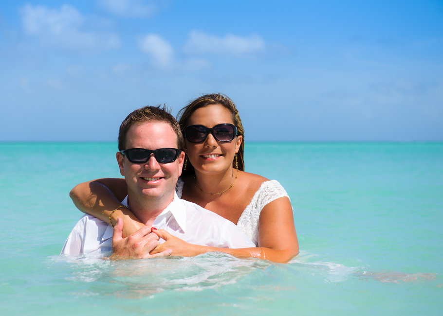 andrea-aruba-trash-dress-wedding_0022