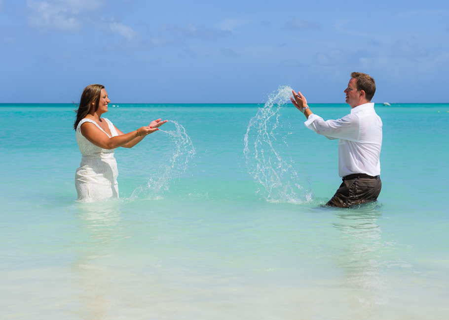 andrea-aruba-trash-dress-wedding_0024