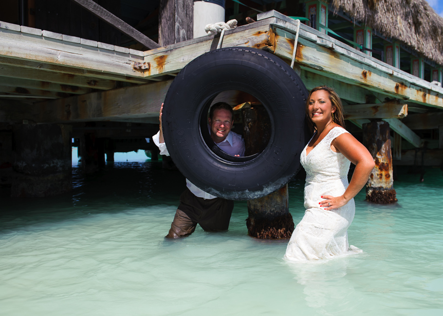 andrea-aruba-trash-dress-wedding_0027