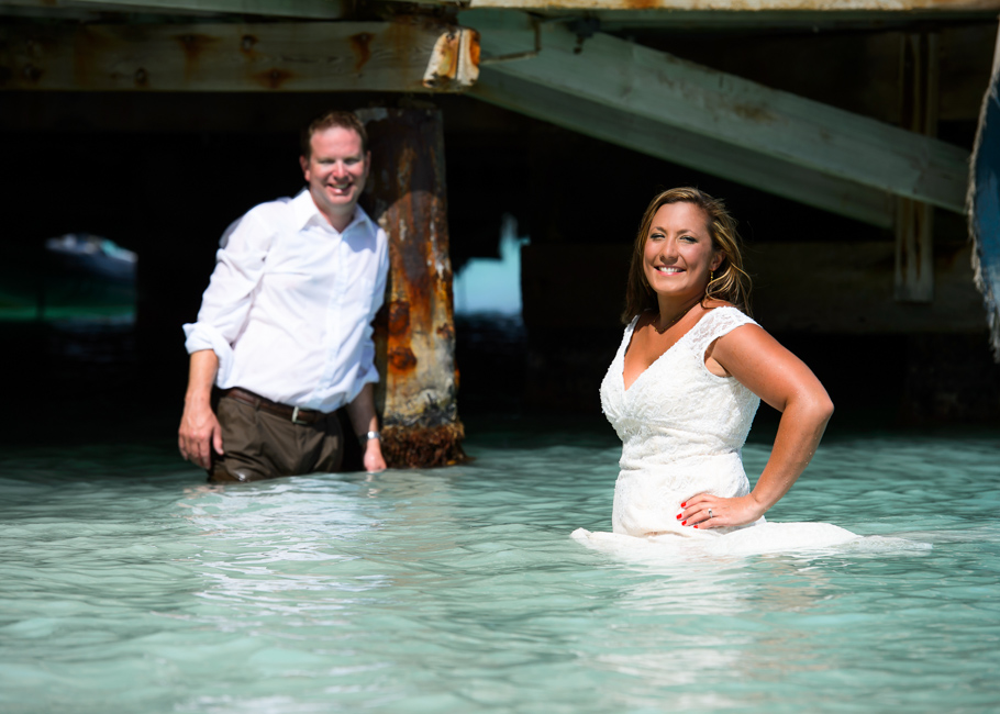 andrea-aruba-trash-dress-wedding_0028