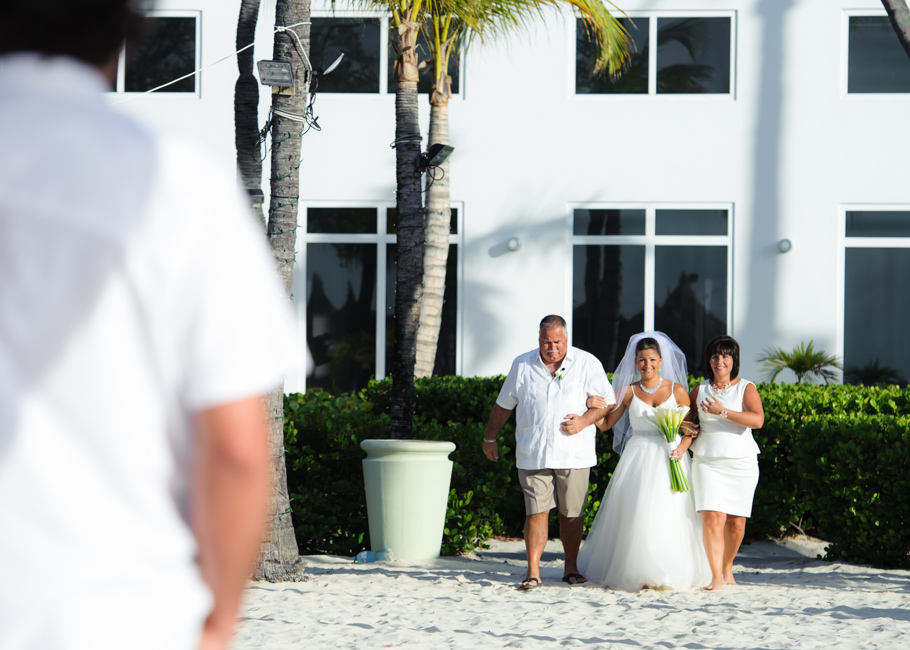 christa-radisson-aruba-wedding-023