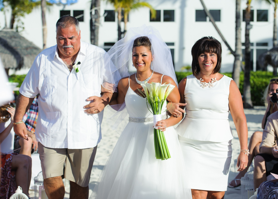 christa-radisson-aruba-wedding-025