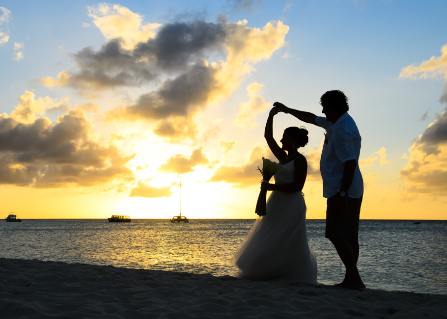 christa-radisson-aruba-wedding-037