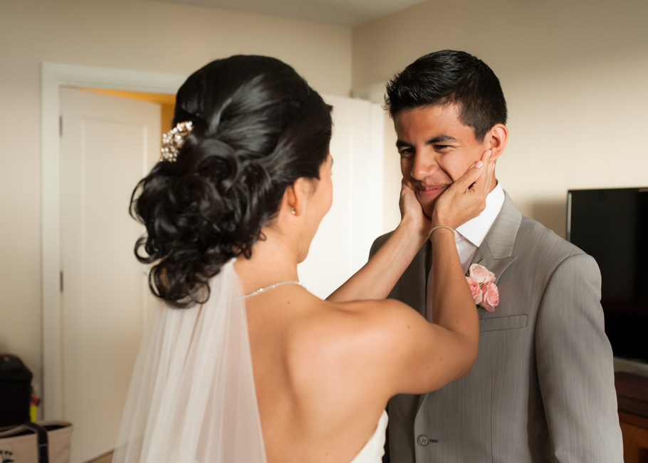 kathya-ritz-carlton-aruba-wedding_0024