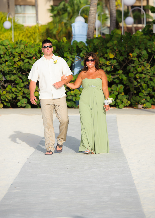 sara-hyatt-aruba-wedding-016