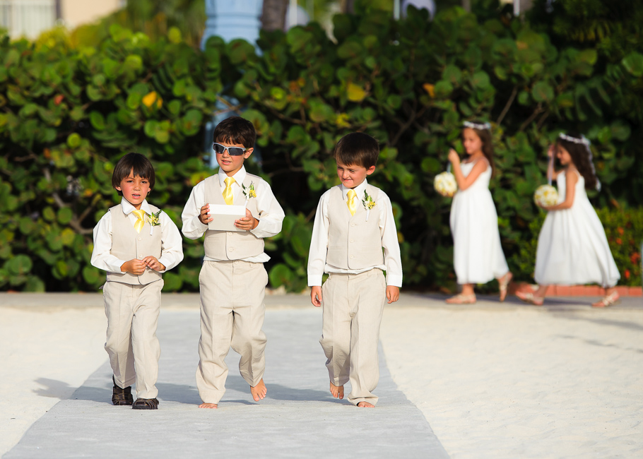 sara-hyatt-aruba-wedding-017