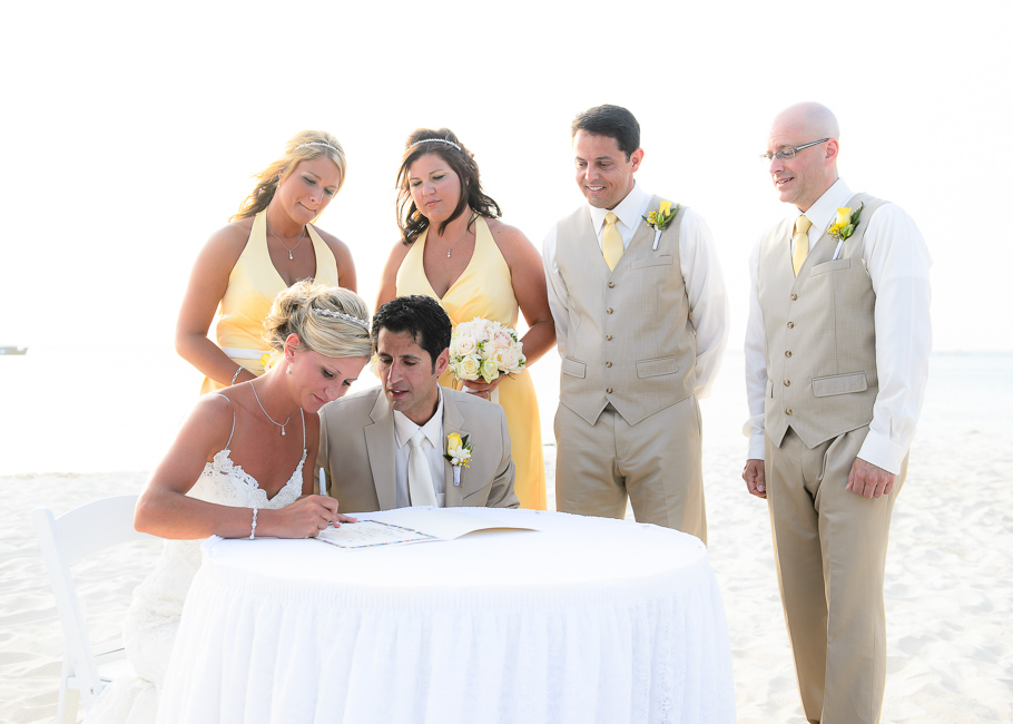 sara-hyatt-aruba-wedding-038