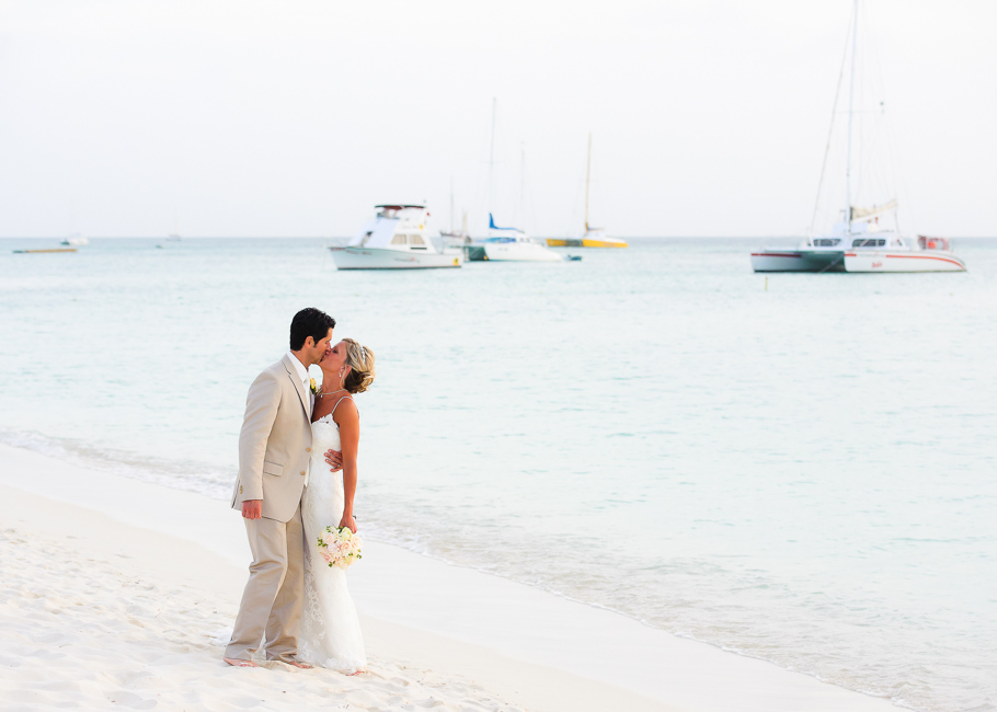 sara-hyatt-aruba-wedding-044