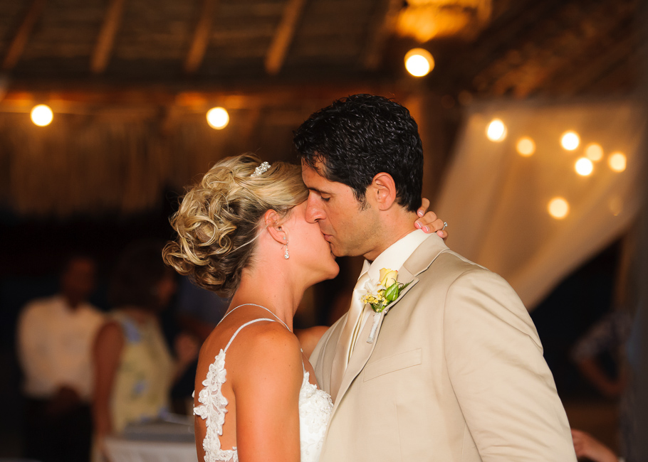 sara-hyatt-aruba-wedding-057