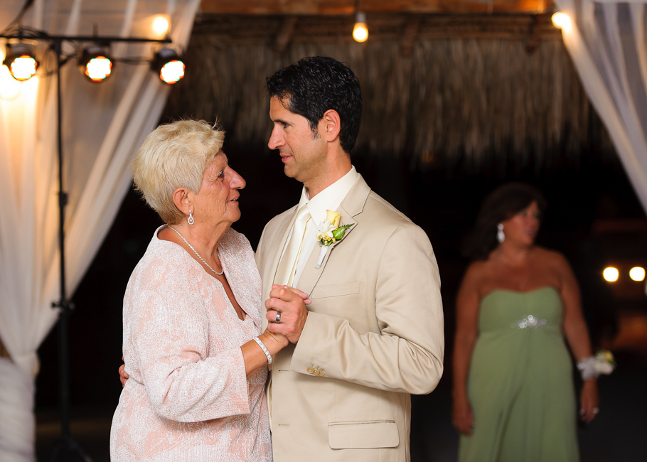 sara-hyatt-aruba-wedding-061