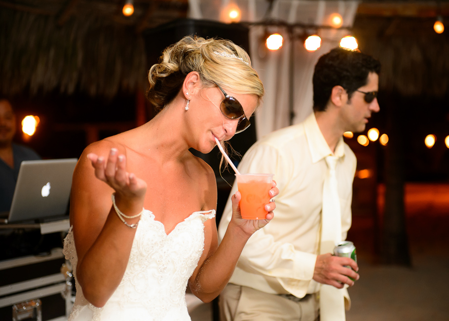 sara-hyatt-aruba-wedding-084