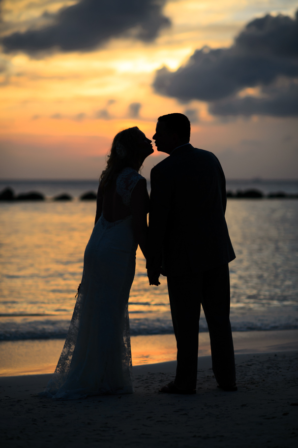 laura-renaissance-aruba-wedding_0040