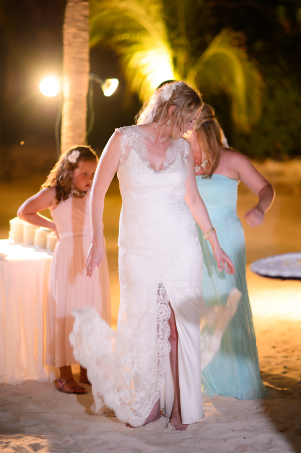 laura-renaissance-aruba-wedding_0045