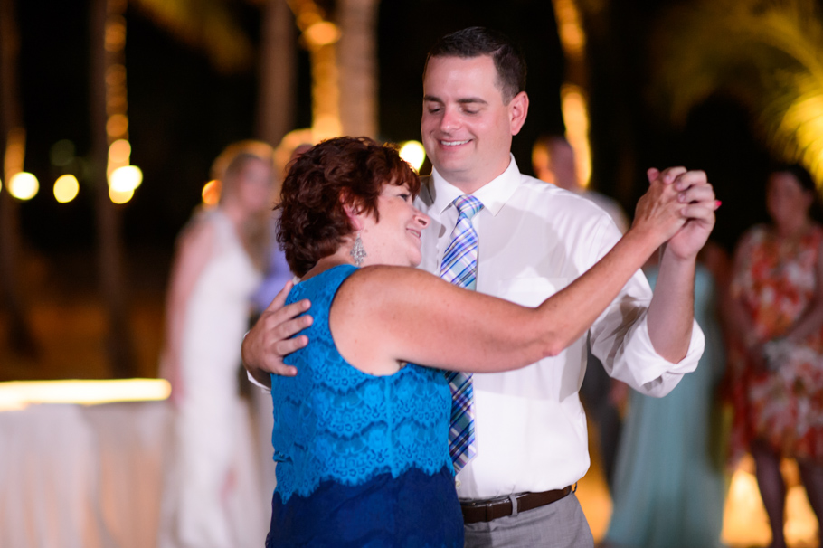 laura-renaissance-aruba-wedding_0054