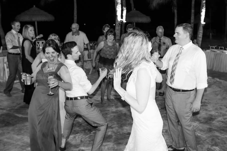 laura-renaissance-aruba-wedding_0056