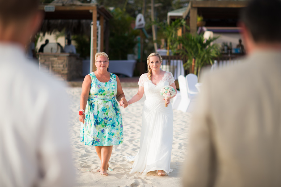 carrie-divi-aruba-wedding_0015