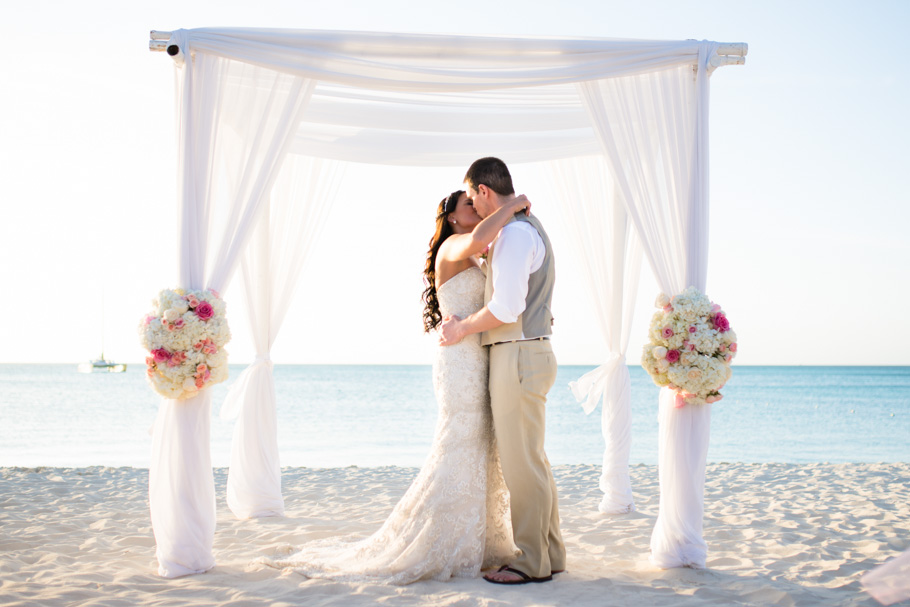 jenna-radisson-aruba-wedding_0036