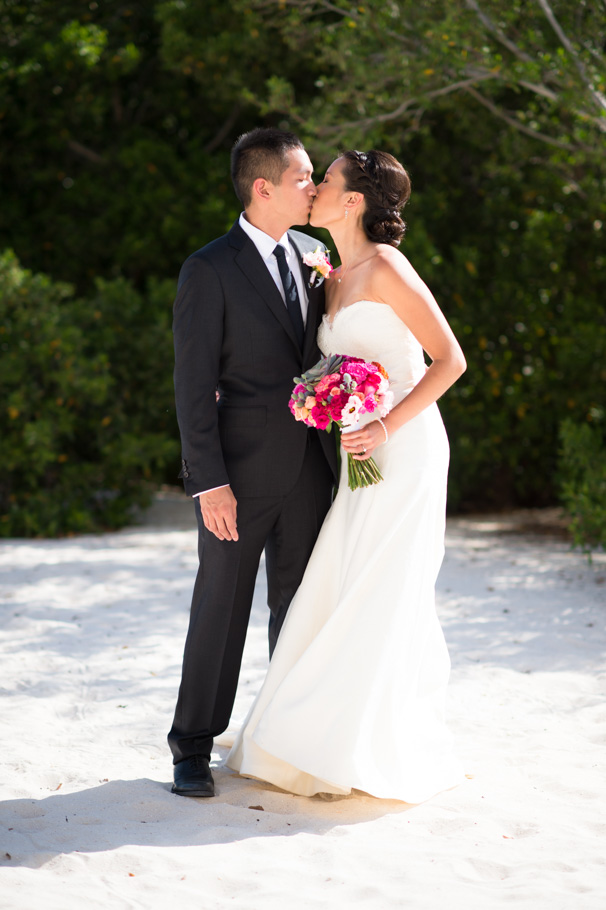 katie-ritz-carlton-aruba-wedding-015