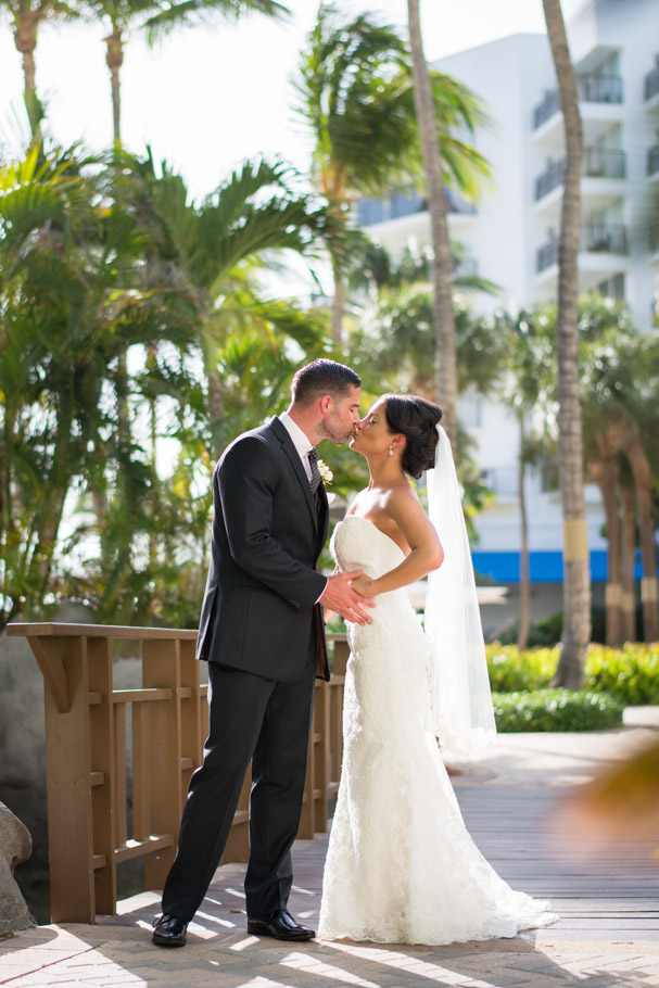 liz-marriott-aruba-wedding-008