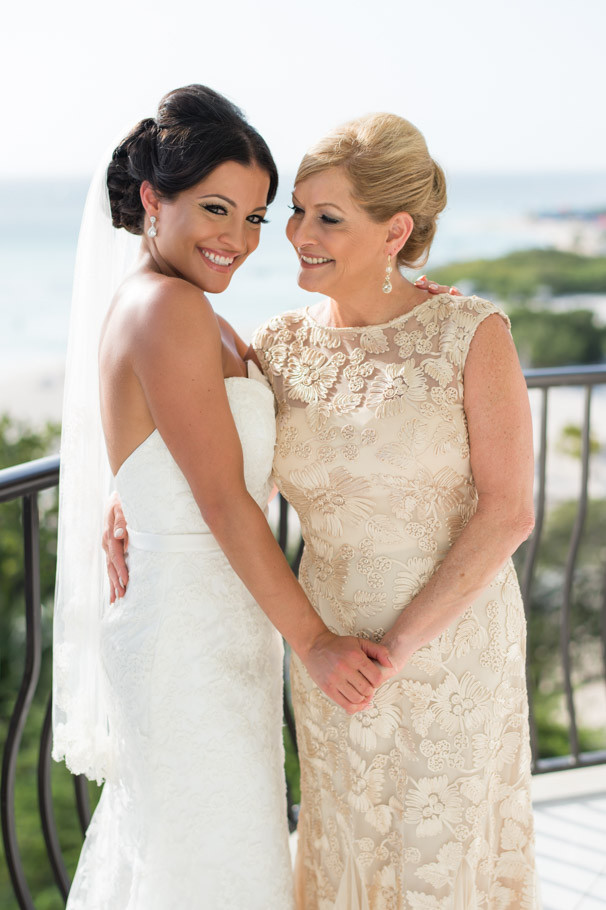 liz-marriott-aruba-wedding-009