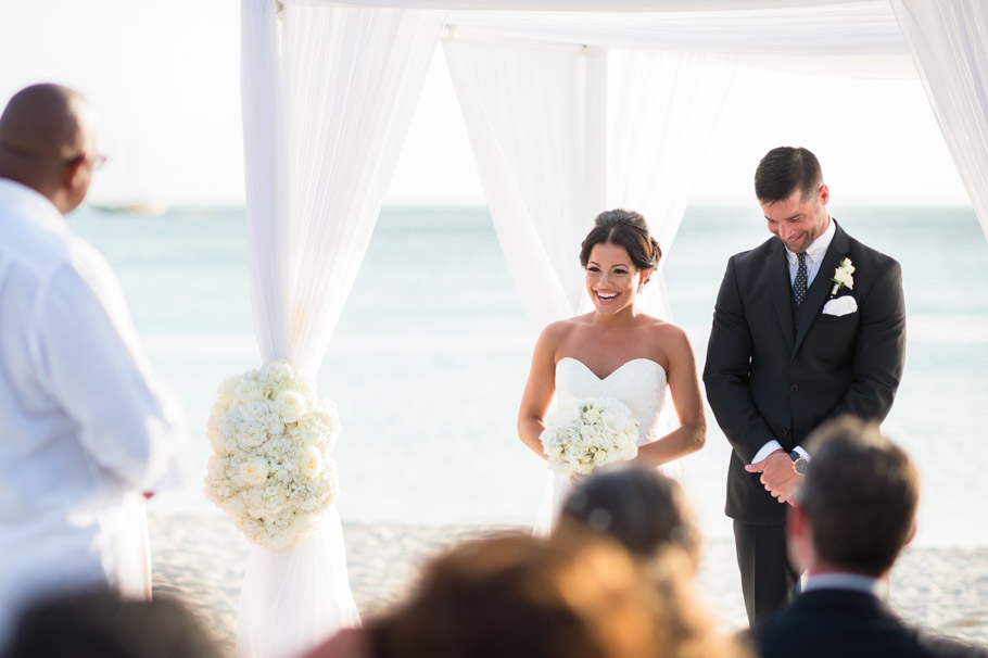 liz-marriott-aruba-wedding-012