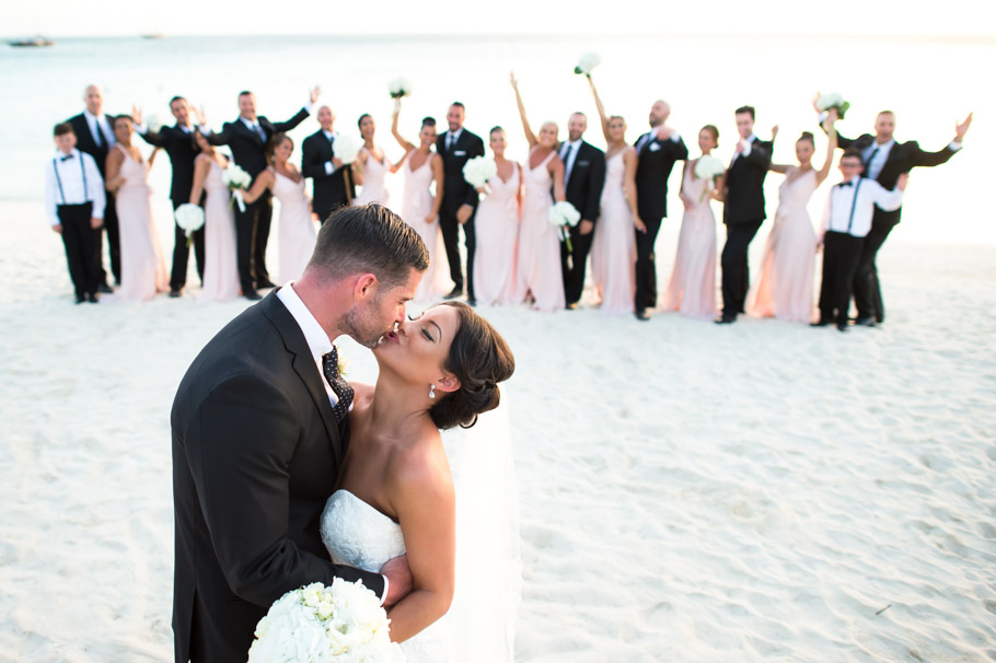 liz-marriott-aruba-wedding-017