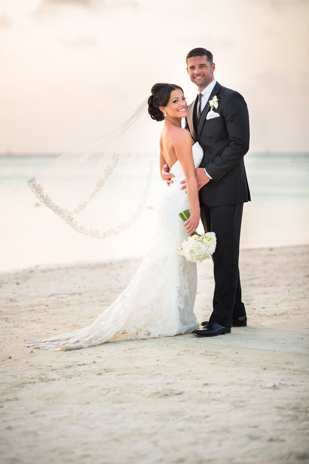 liz-marriott-aruba-wedding-018