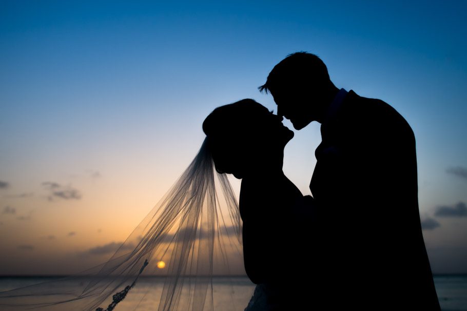 liz-marriott-aruba-wedding-019