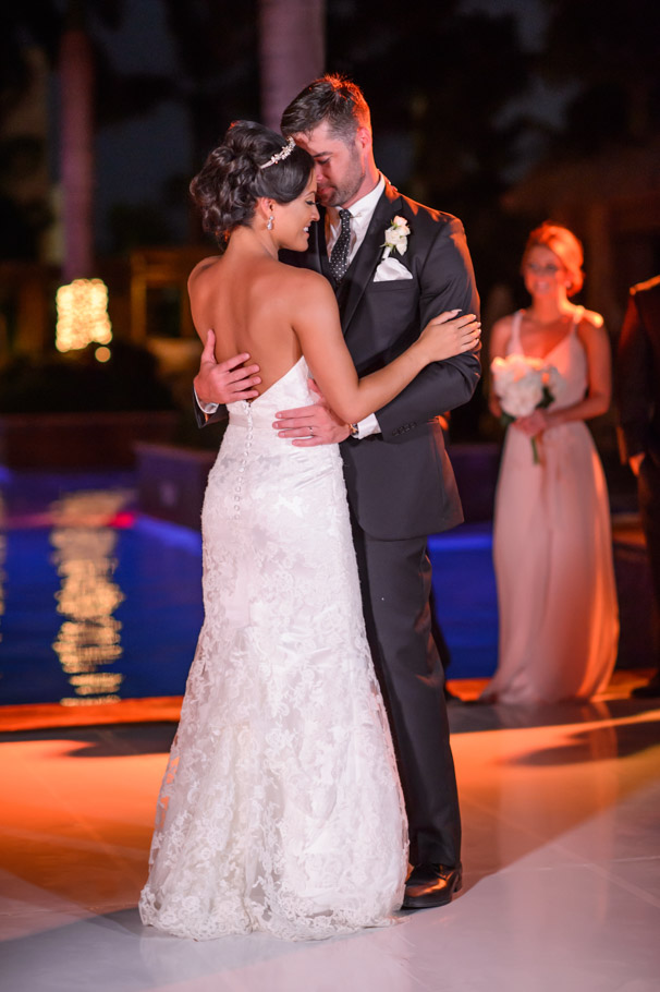 liz-marriott-aruba-wedding-023