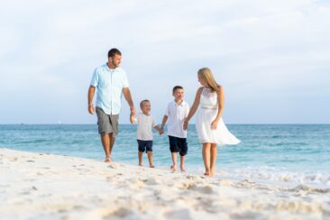 family portraits on the beach in aruba